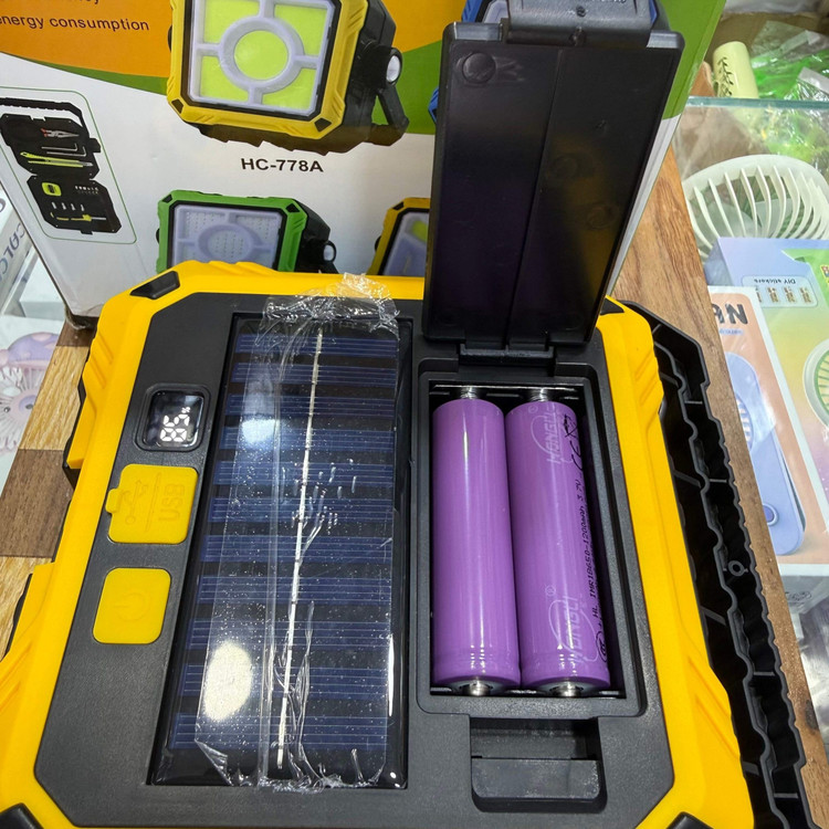 چراغ کار خورشیدی هلوکلاود مدل HC-778 با جعبه ابزار ۱۳ پارچه، پاور بانک و چراغقوه جانبی